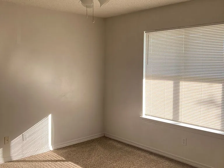 587 Florosa Ct — Photo 7