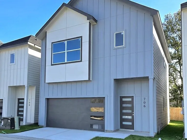 706 Savonna — Photo 1