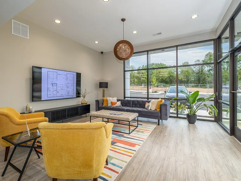 Finley Ridge Apartments — Photo 11