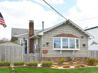 4 Buchanan Ave, Amity Harbor, NY 11701