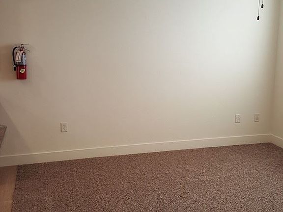 3rd image of 884 Everett Pl APT 4