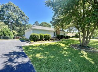 609 N Catawba Cir, Matthews, NC 28104