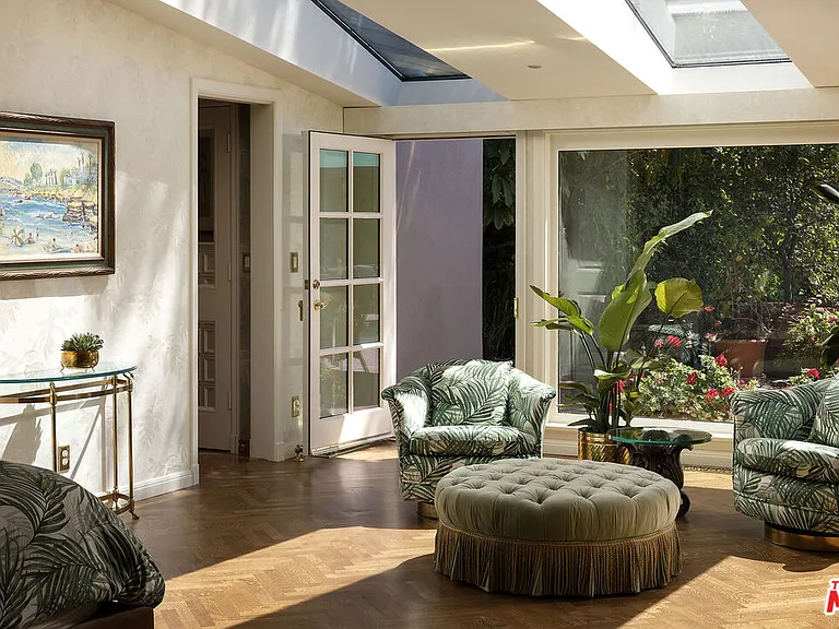 10030 Toluca Lake Ave — Photo 19