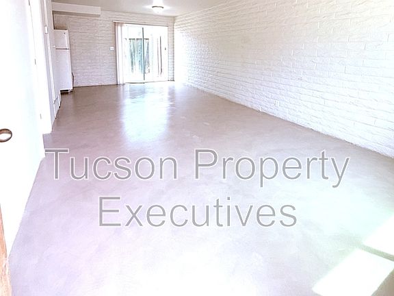 5th image of 319 E Blacklidge Dr #3