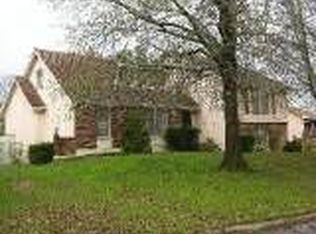 108 SE Lexington Dr, Blue Springs, MO 64014