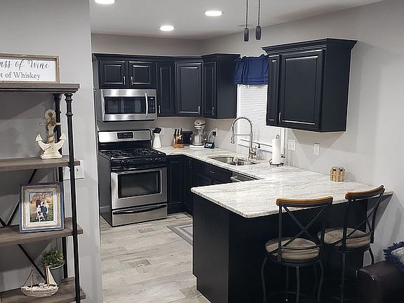 2nd image of 1211 Vineyard Dr