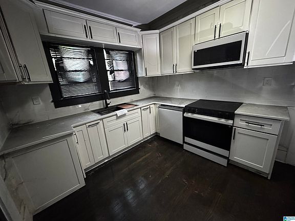 3rd image of 2816 W 20th St