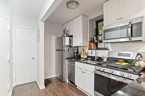 Rented by Compass | media 2