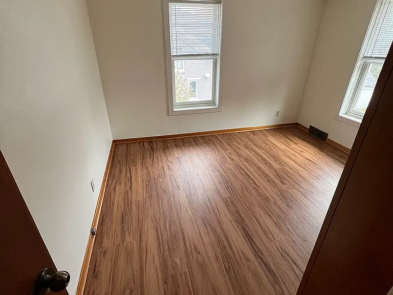 209 2nd St NW #1-2 — Photo 14