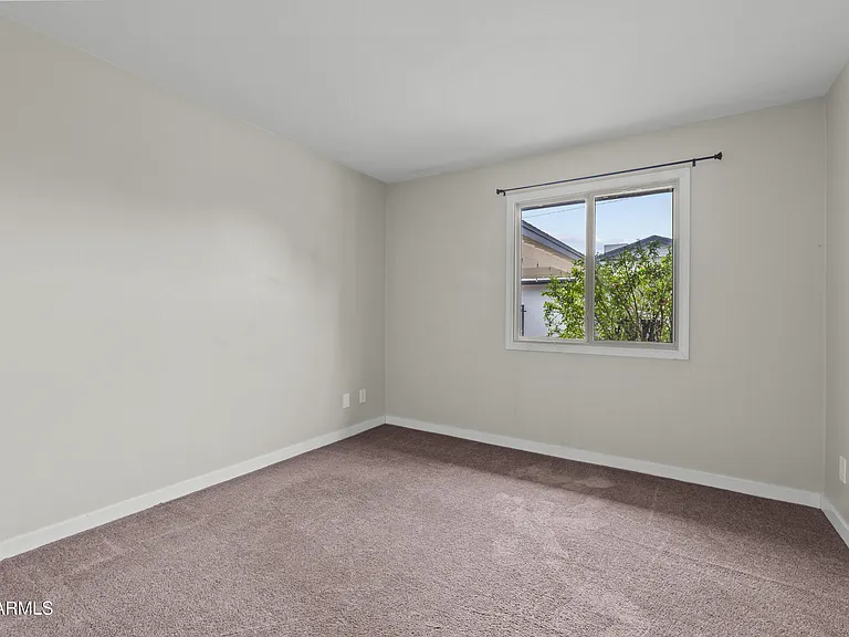 1229 E Manhatton Dr — Photo 16
