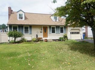 25 Dogwood Ln, Colonia, NJ 07067