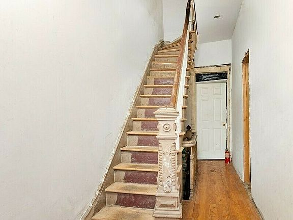 4th image of 912 Sterling Pl
