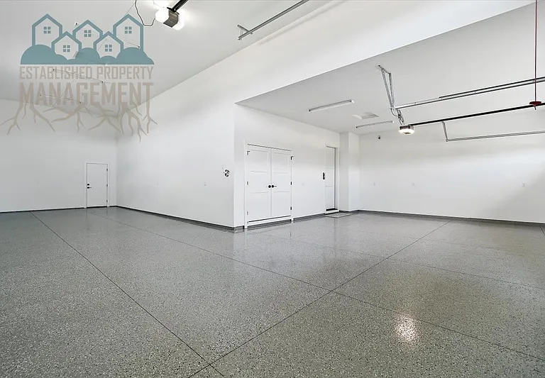 10642 W Lothbury Dr — Photo 38