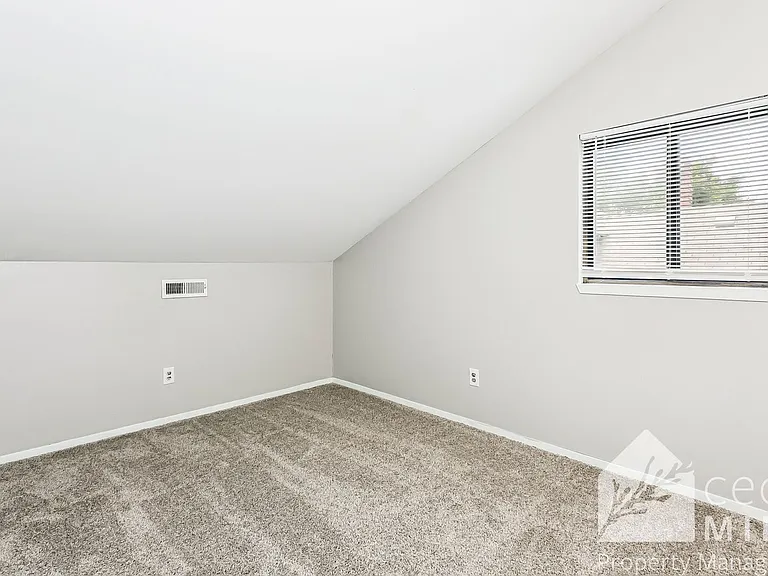 3329 E 1st St N — Photo 13