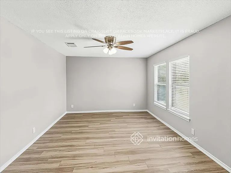 1405 Comfort St — Photo 22