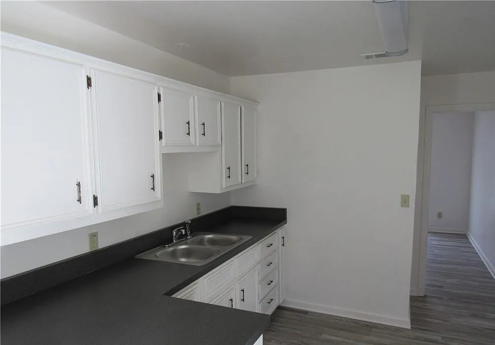 Building Photo - 402 Hill St #A