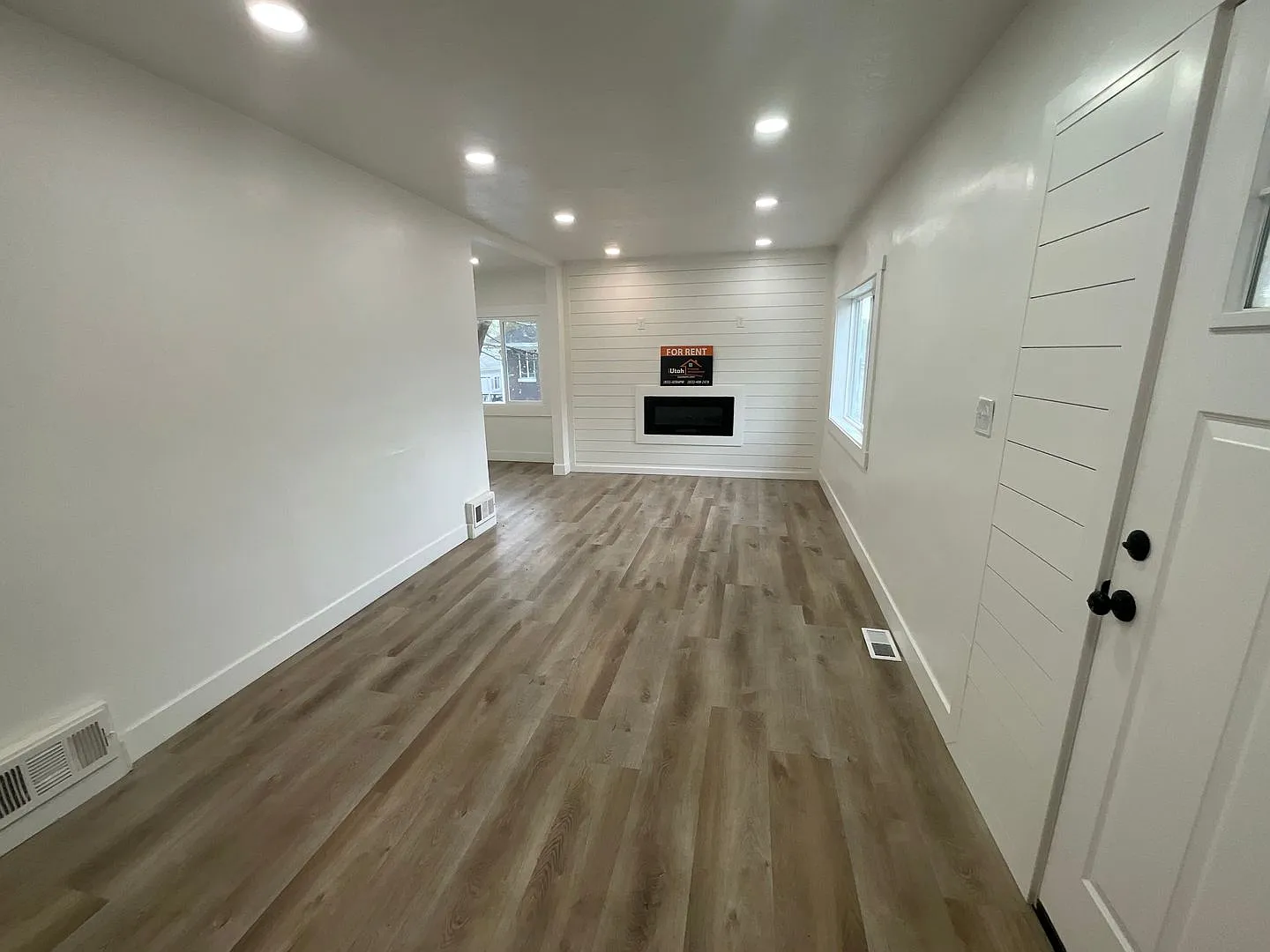 4 Bedroom 2 Bath Home- Dog Friendly- Purchase optional. — Photo 4