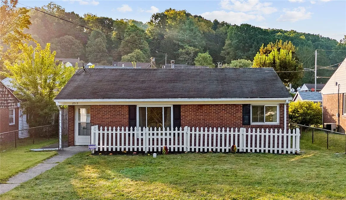 2513 Martha St photo 1