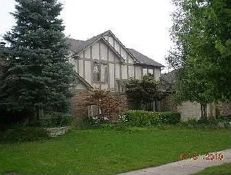 24758 Venice Dr photo 1