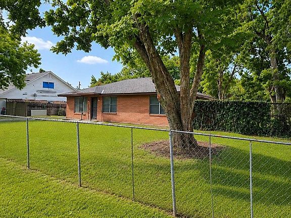 3rd image of 7132 Thrush Dr