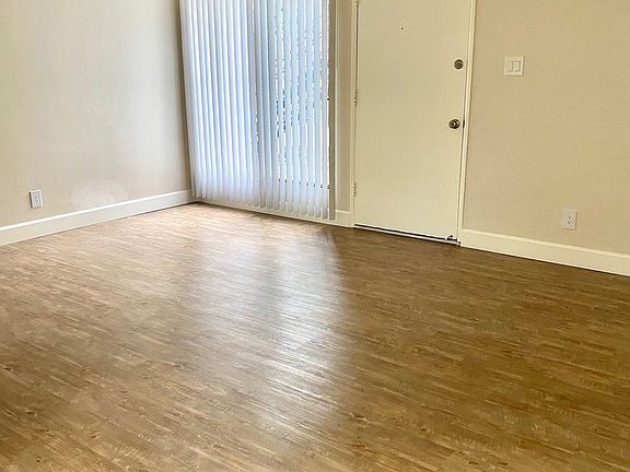 3rd image of 1767 W Sumac Ln APT I