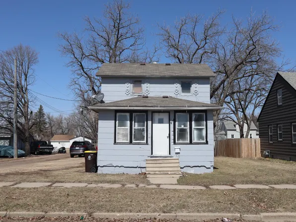 609 E 6th St, Fairmont, MN 56031