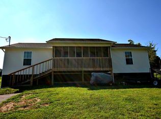 555 Low Valley Rd, Dandridge, TN 37725