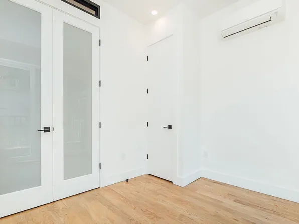 1540 Putnam Avenue image 16 of 18