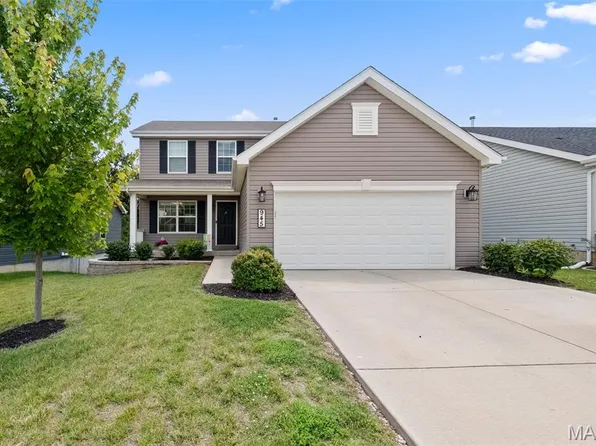 945 Crestwood Ln, O'Fallon, MO 63366