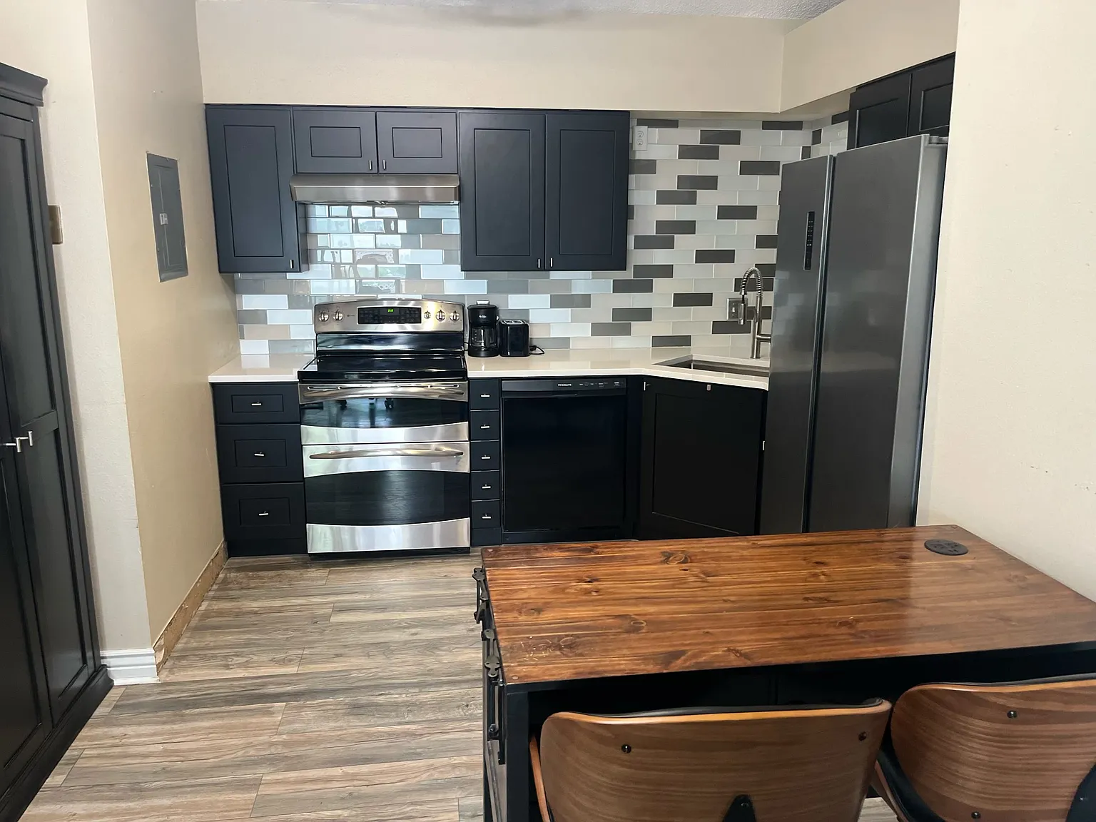 2 bed, 700 sqft, $1,500 — Photo 4