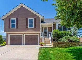 206 Thomas Pl, Louisburg, KS 66053