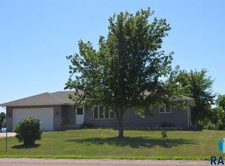 26787 S Meadow Ln, Sioux Falls, SD 57106