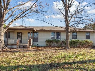 1105 W Fannin St, Rice, TX 75155
