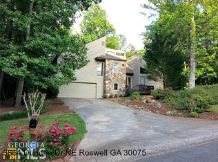 3864 Dundee Dr NE, Roswell, GA 30075