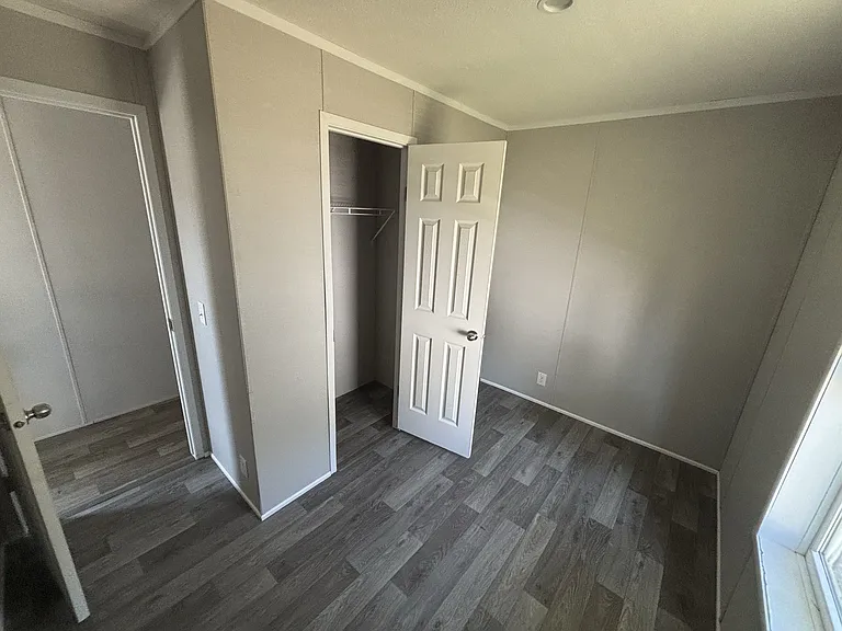 245 SE 29th St #D-6 — Photo 4