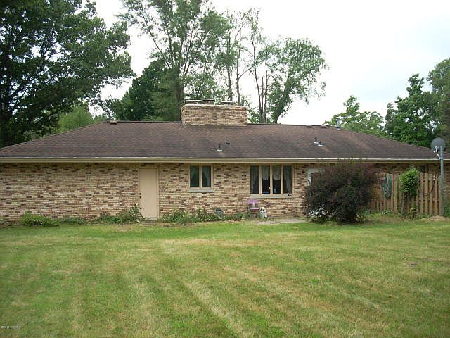 2nd image of 2441 Lilac Ave