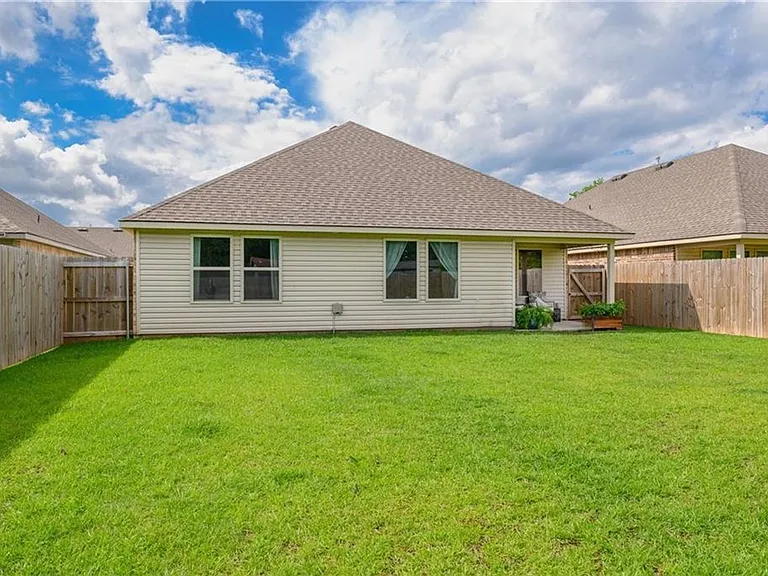9150 Worthington Ct — Photo 3