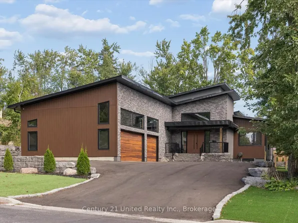 144 Wallis Dr, Peterborough, ON K9J 6B7