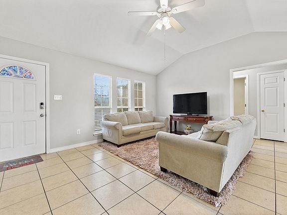 3rd image of 17220 Meadowbrook Dr