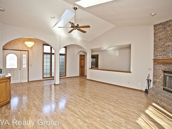 3rd image of 30 Kintyre Ln