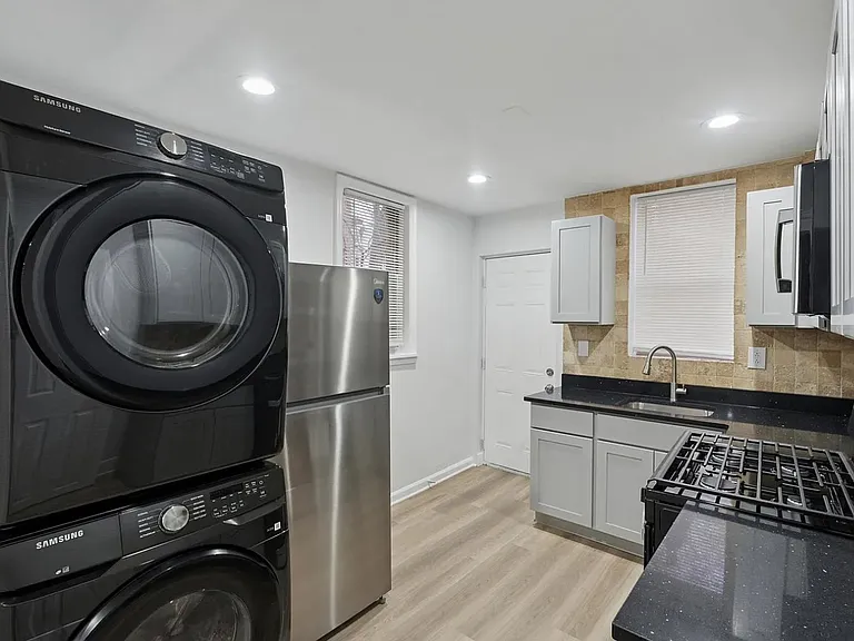 2828 Winton St — Photo 4