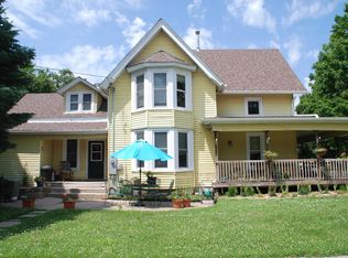 406 S Main St, Fayette, IA 52142