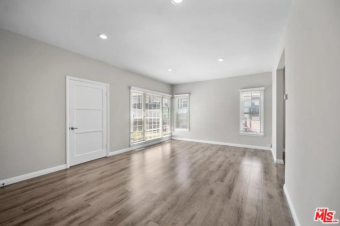 2 bed, 1.0 bath, 1000 sqft, $2,800 — Photo 3