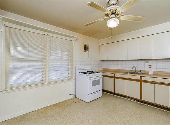 5th image of 10328 Saint Jude Ln
