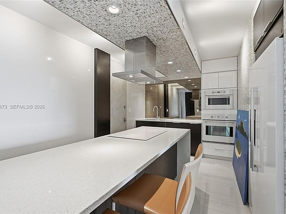 5th image of 770 NE 69th St APT 6F