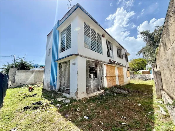 2052 ESPAÑA ST., SAN JUAN, PR 00911