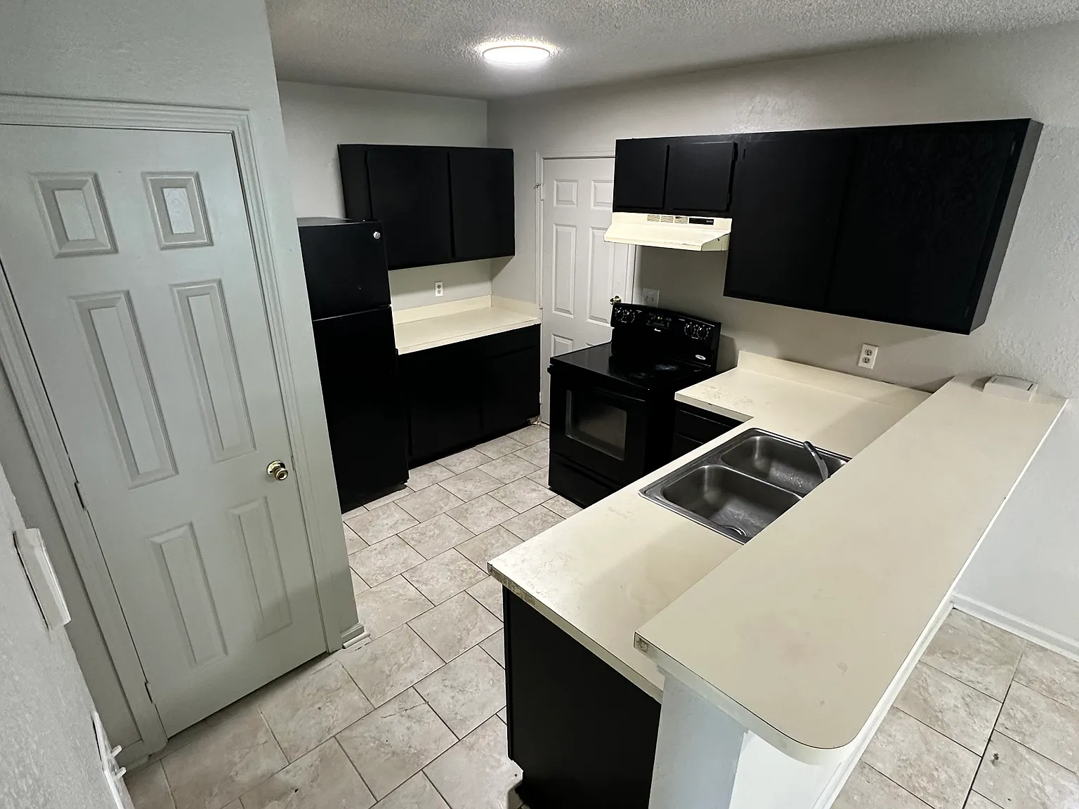 3 bed, 1103 sqft, $1,250 — Photo 2