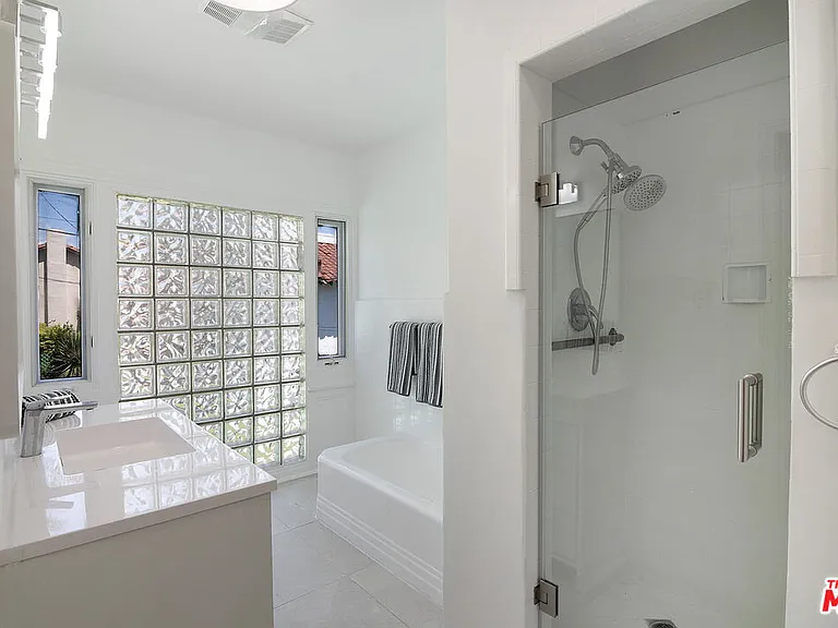 508 N Canon Dr — Photo 23