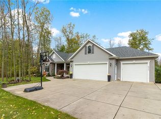 6910 Bear Ridge Rd, North Tonawanda, NY 14120