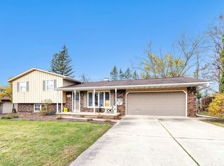 2677 Hilly Haven Rd, Green Bay, WI 54311